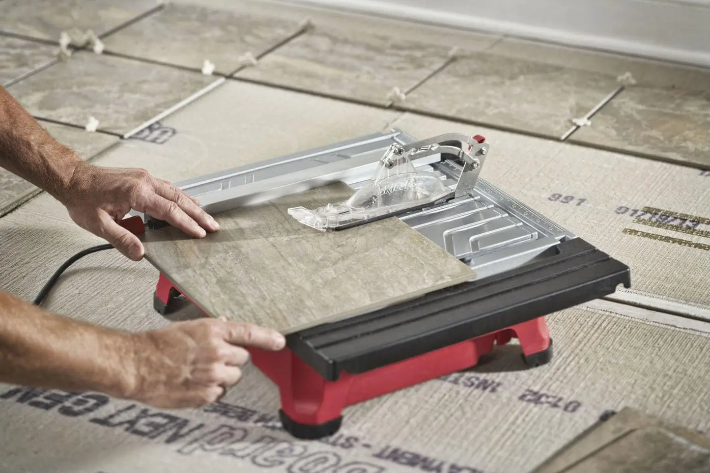 3550-02 7-Inch Wet Tile Saw with HydroLock Water Containment System